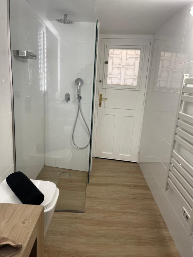 Homeresidence 1 에르무폴리 외부 사진
